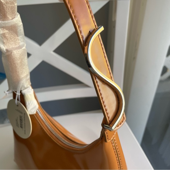 *SOLD* STAUD Scotty Shoulder Bag in Tawny - Picture 6 of 12